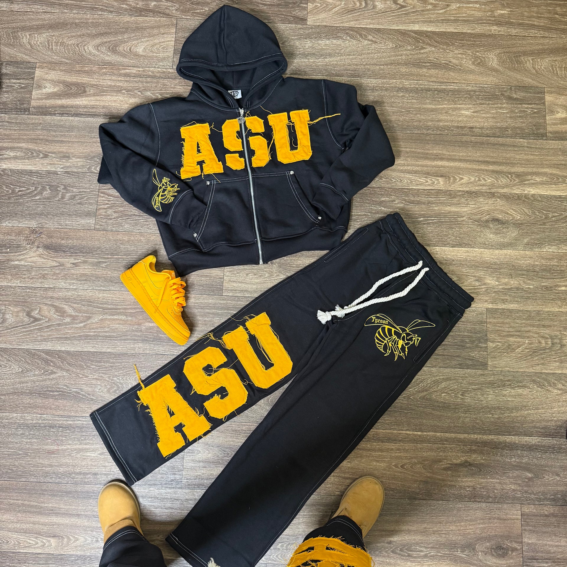 TAxHBCU SWEATSUIT SET